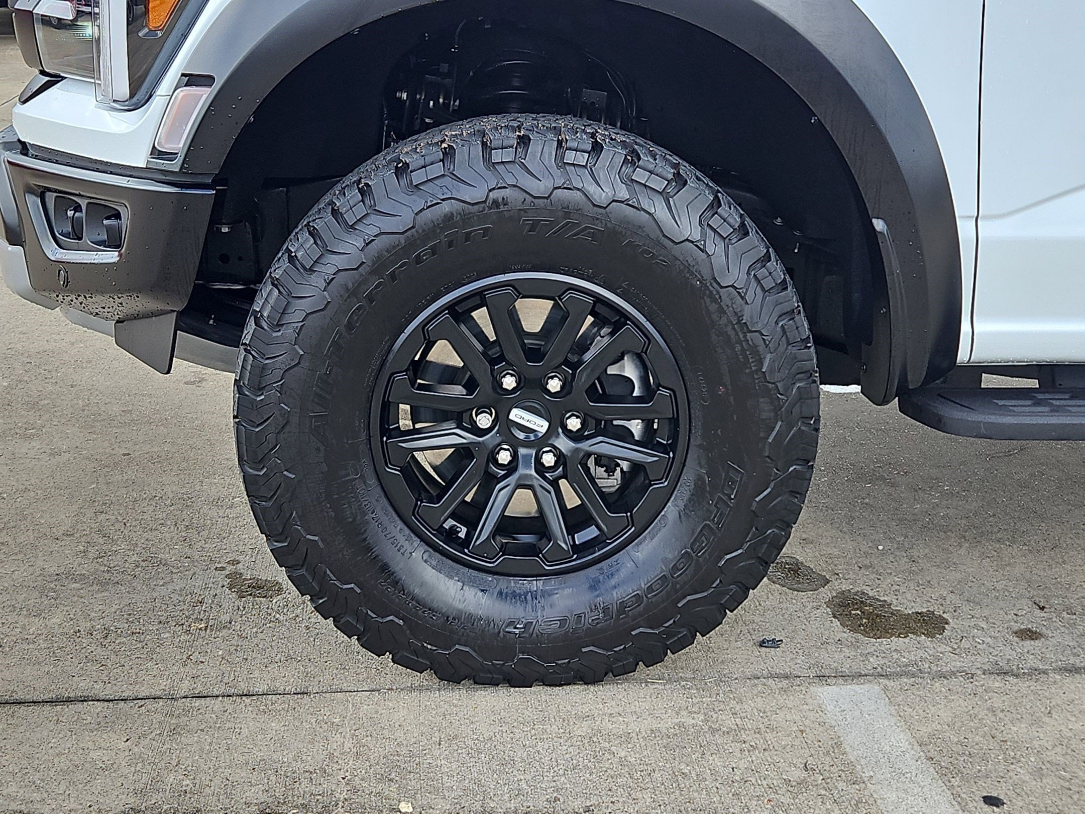 Used 2025 Oxford White Ford Raptor image 10