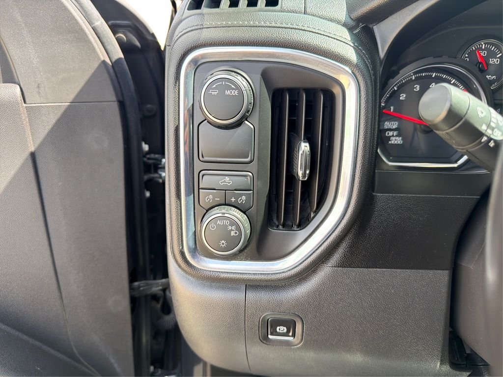 Used 2020 Shadow Gray Metallic Chevrolet LT image 18