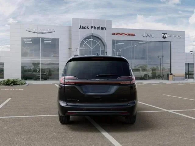 New 2026 Diamond Black Crystal Pearl-Coat Exterior Paint Chrysler Limited image 111
