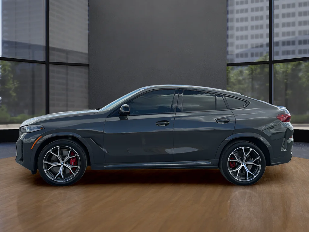 Used 2025 Gray BMW M60i image 13