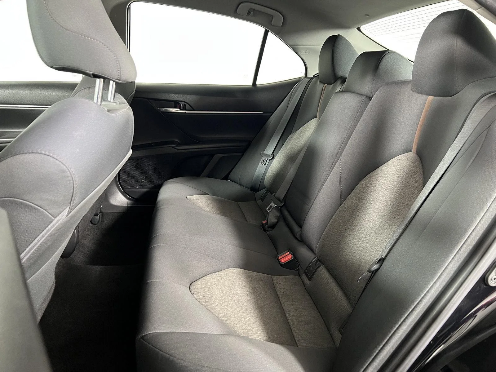 Used 2020 Bk Toyota LE image 15