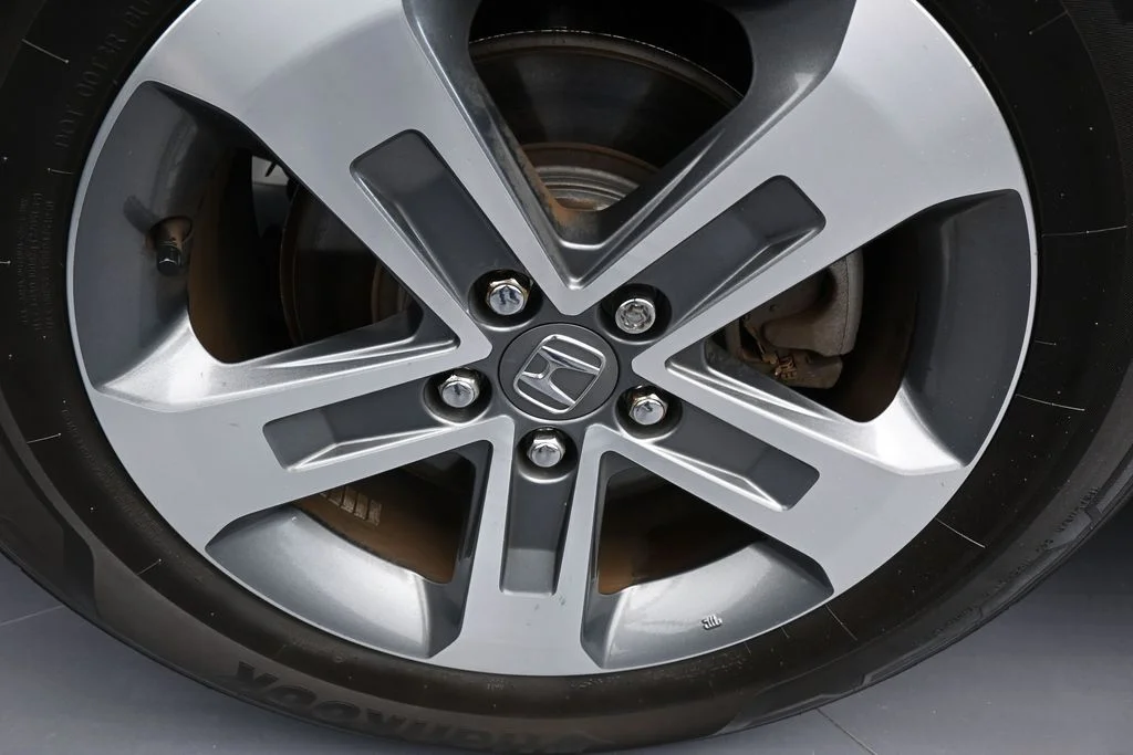 Used 2025 White Honda EX-L image 45