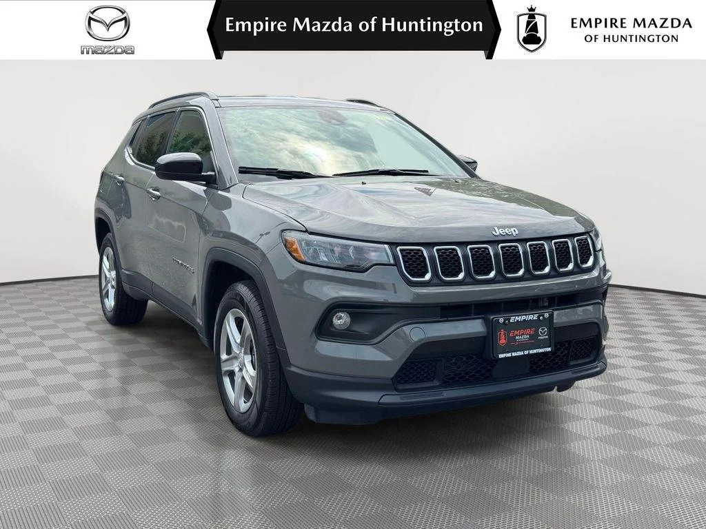 Used 2024 Sting-Gray Clearcoat Jeep Latitude 4x4 image 1