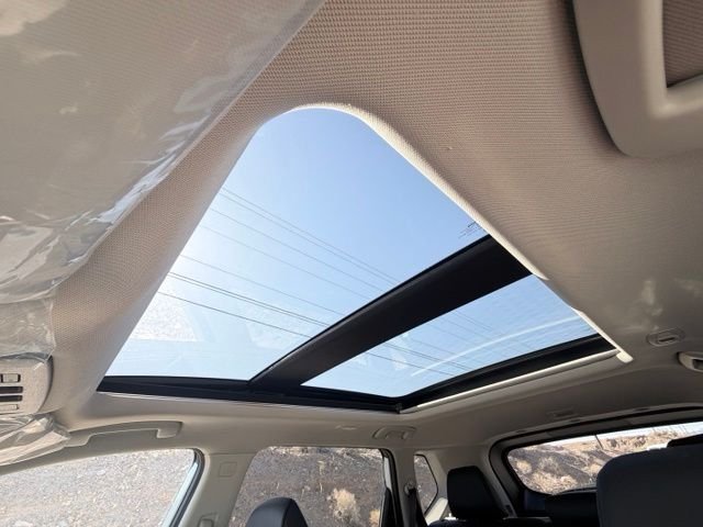 New 2026 Everest White Pearl TriCoat Nissan Dark Armor™ image 20