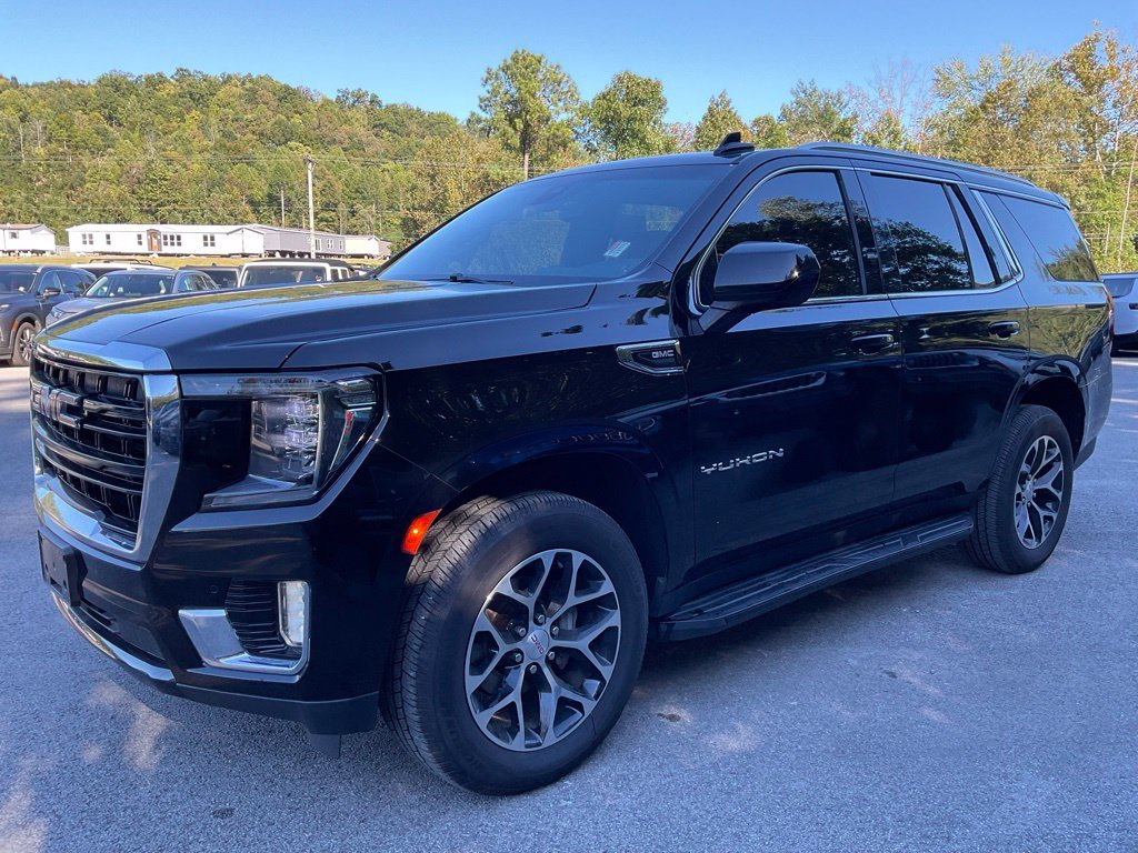 Used 2022 Black GMC SLE image 3