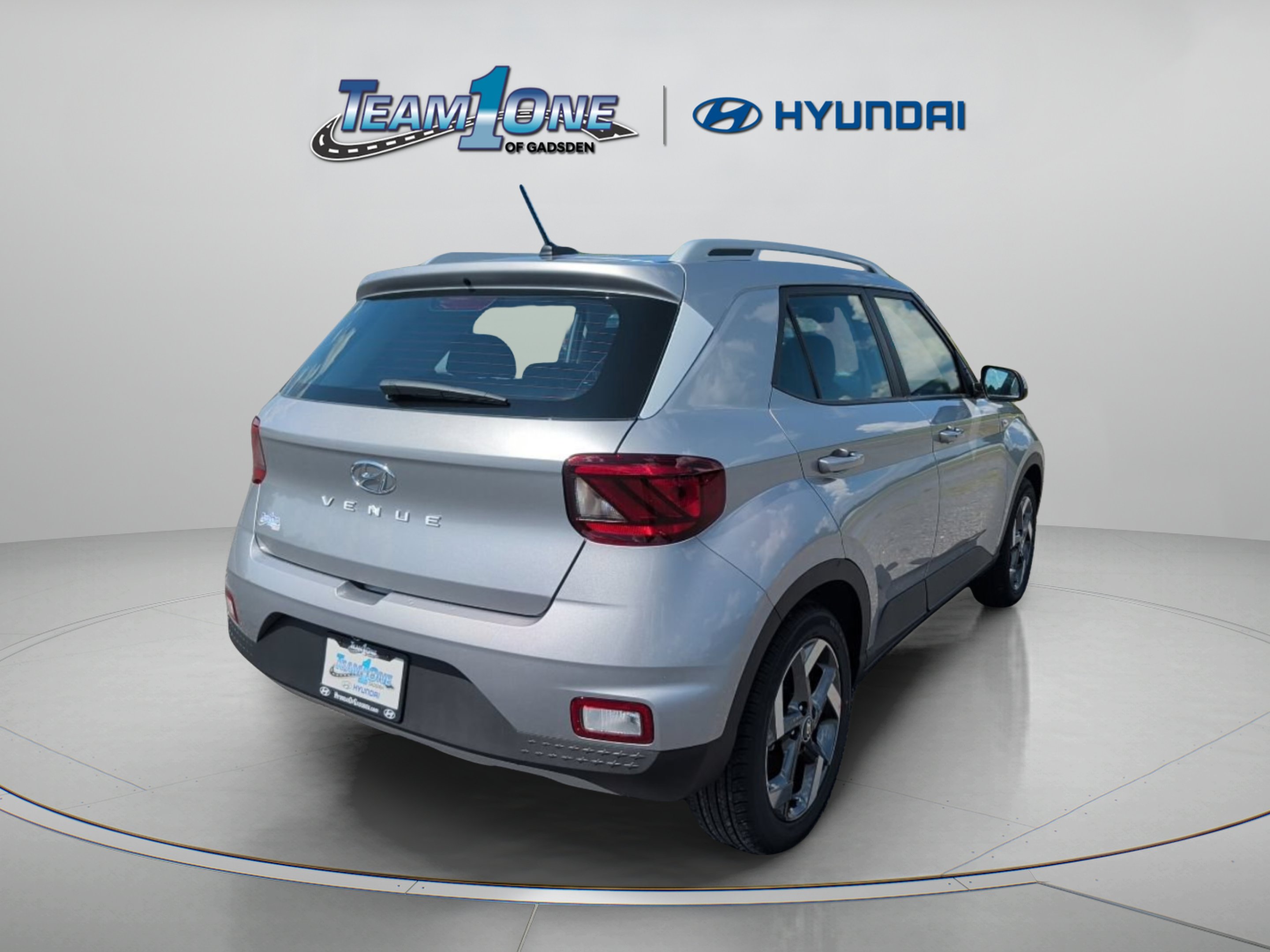 New 2026 Shimmering Silver Hyundai SEL image 8