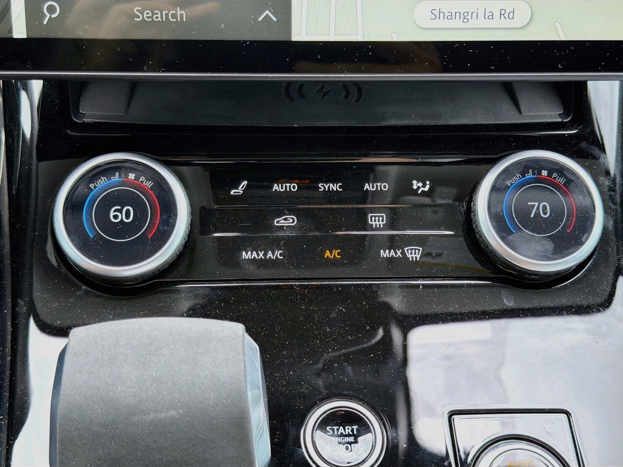 Used 2023 White Land Rover SE image 36