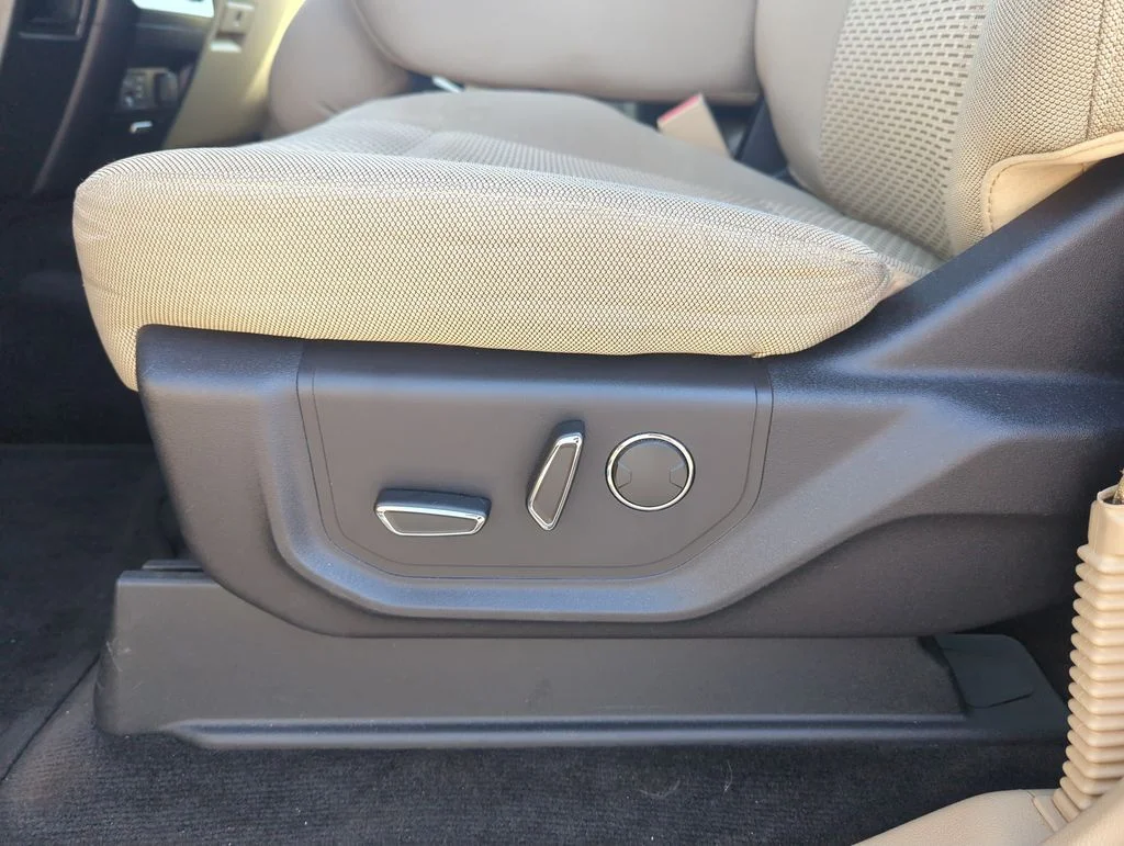 Used 2015  Ford XLT image 12