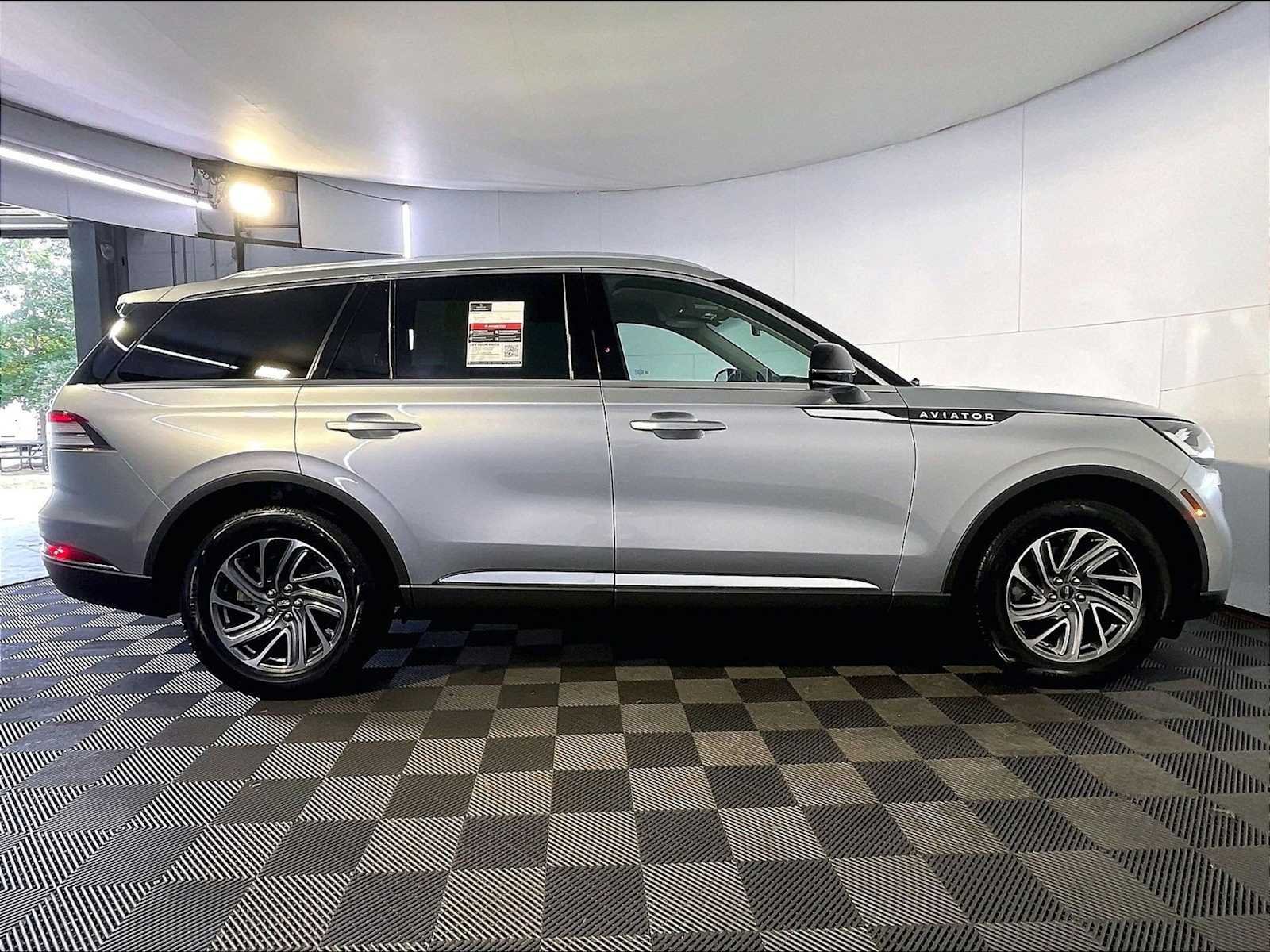 Pre-Owned 2021 Lincoln Aviator Standard