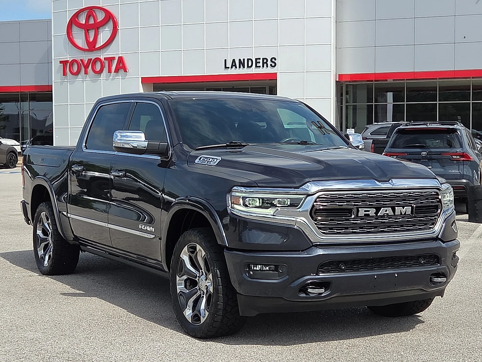 2020 RAM 1500 Limited 4x4 Crew Cab 5'7's photo