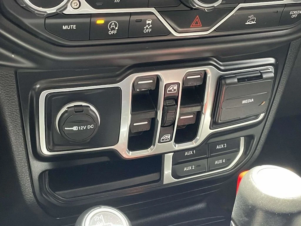 Used 2022 Gray Jeep Unlimited Sahara image 38