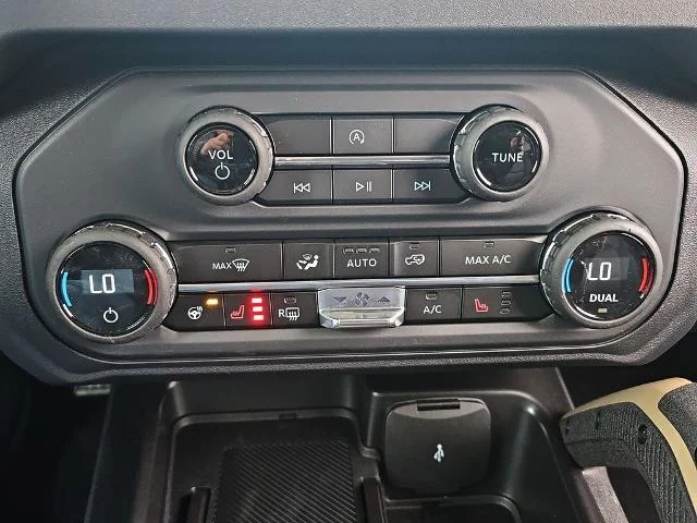 New 2025 Oxford White Ford Badlands® image 95