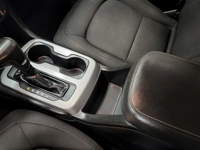 Used 2018 SILVER ICE METALLIC Chevrolet 2WD LT image 21