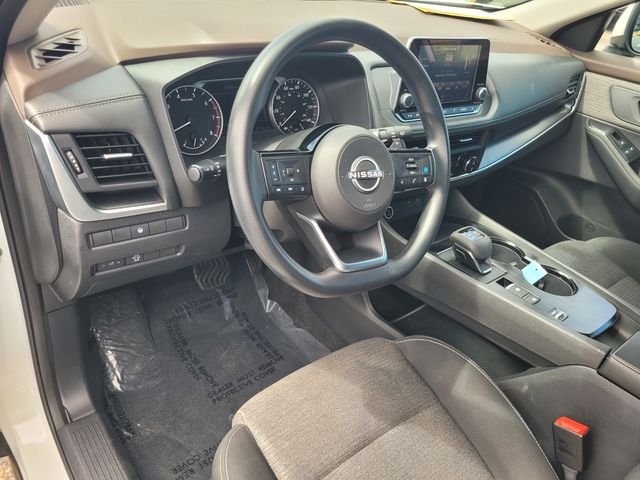 Used 2023 White Nissan SV image 12
