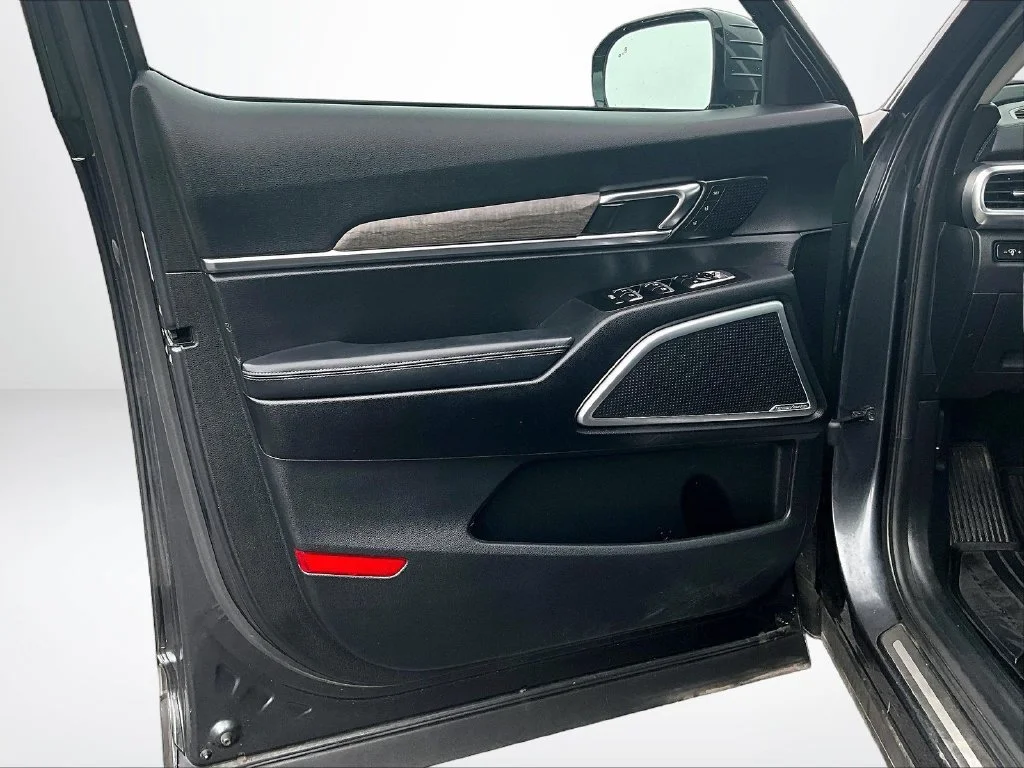 Used 2020 Gray Kia SX image 23