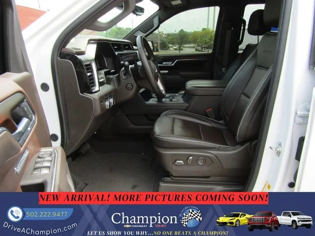 Used 2025 White Frost Tricoat GMC Denali image 16