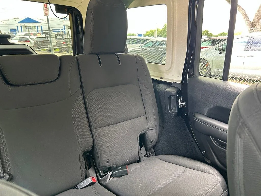 Certified Used 2018 Black Jeep Unlimited Sahara image 16