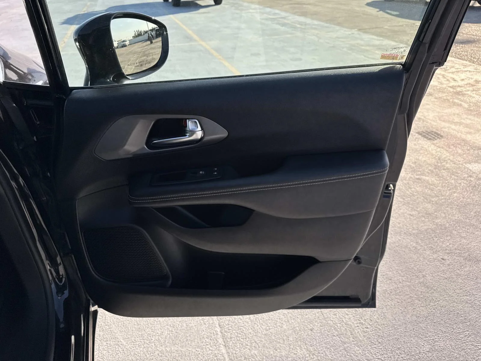 2025 Chrysler Pacifica Select - Photo 13