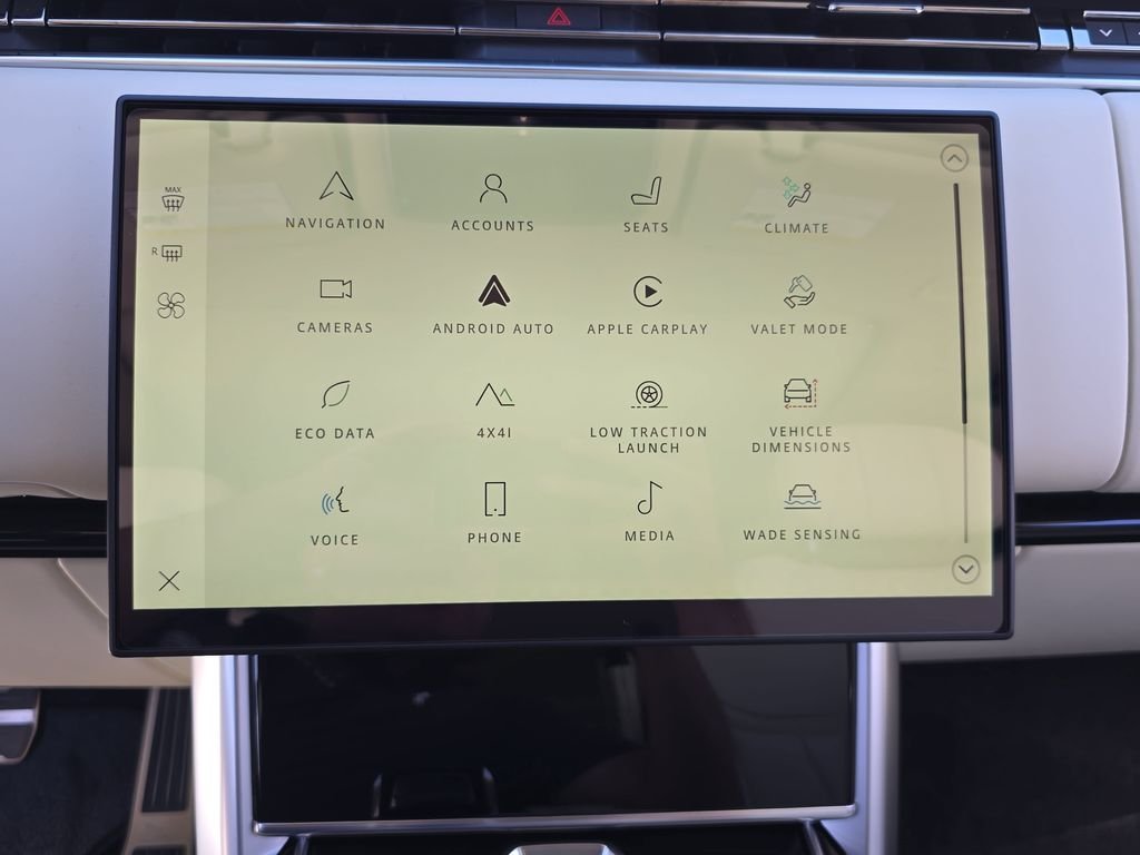 New 2026 Ostuni Pearl White Land Rover SE image 23