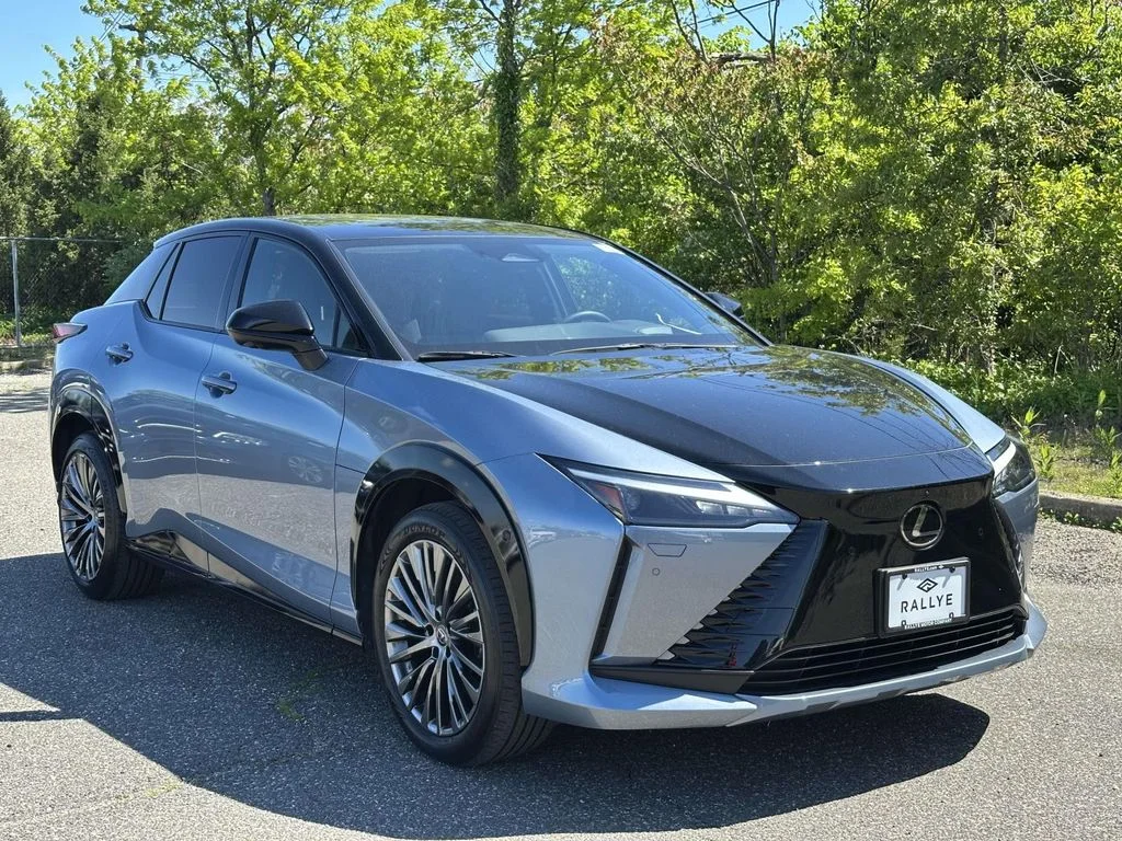 2023 Lexus RZ 450e 450e Luxury AWD's photo