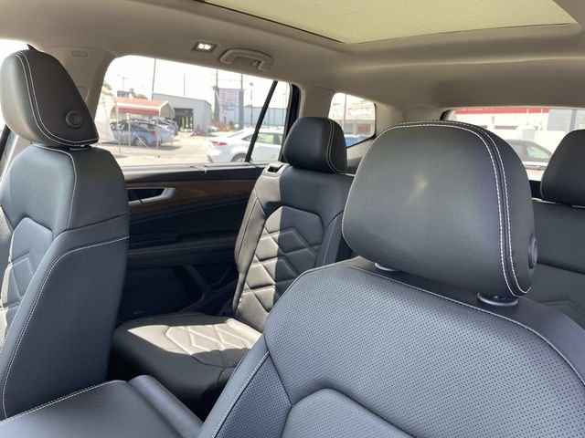 New 2026 Black Volkswagen 2.0T SE w/Technology image 22