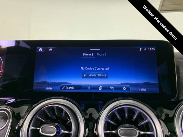 New 2025 Polar White Mercedes-Benz GLA 250 image 59