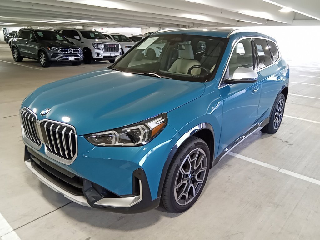 Used 2023 Blue Bay Lagoon Metallic BMW xDrive28i image 1