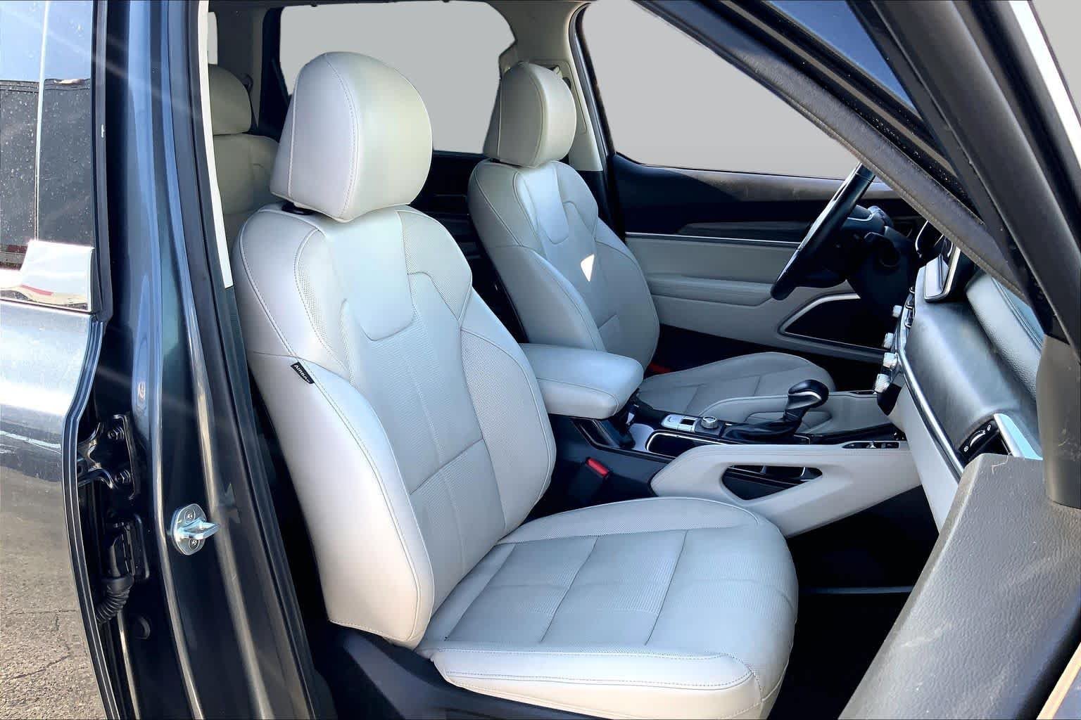 Used 2022 Gravity Grey Kia EX image 9