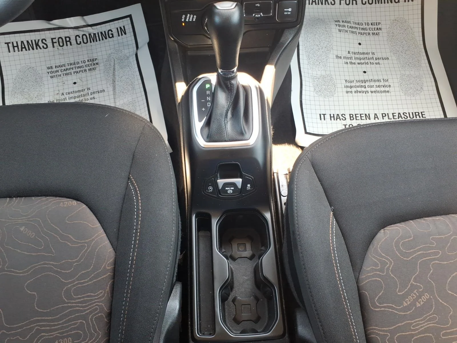Used 2023 Colorado Red Jeep Latitude image 21