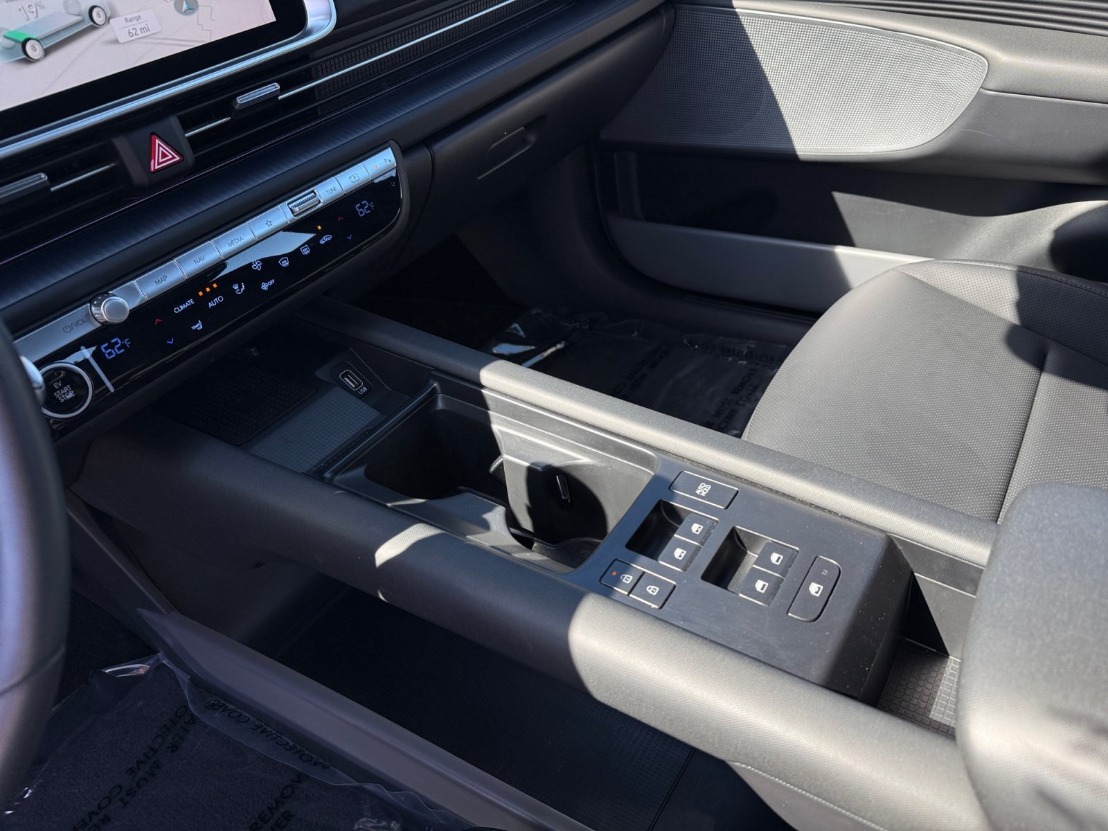 Certified Used 2025 Blue Hyundai SEL image 13