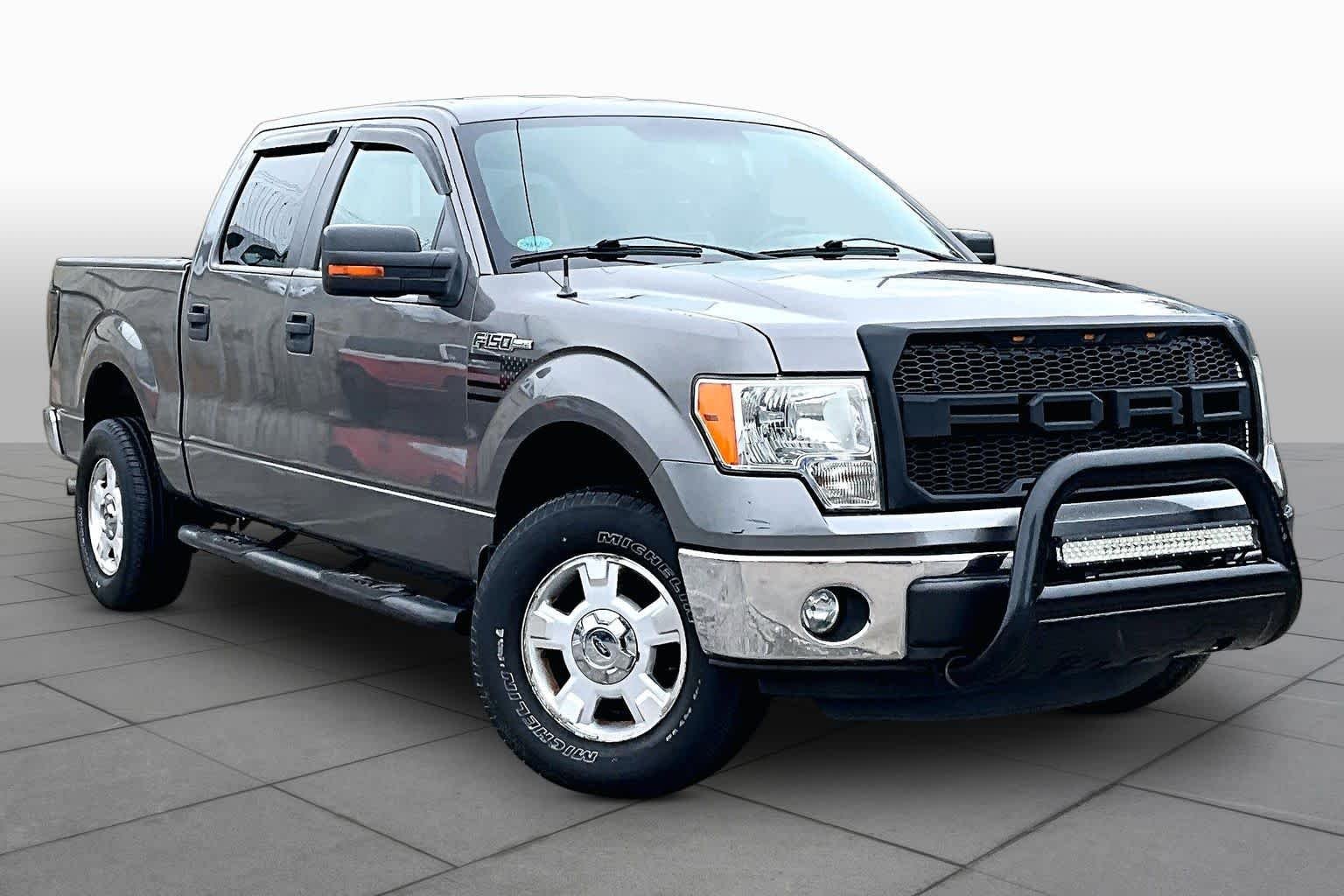 Used 2014 Sterling Gray Metallic Ford XLT image 3