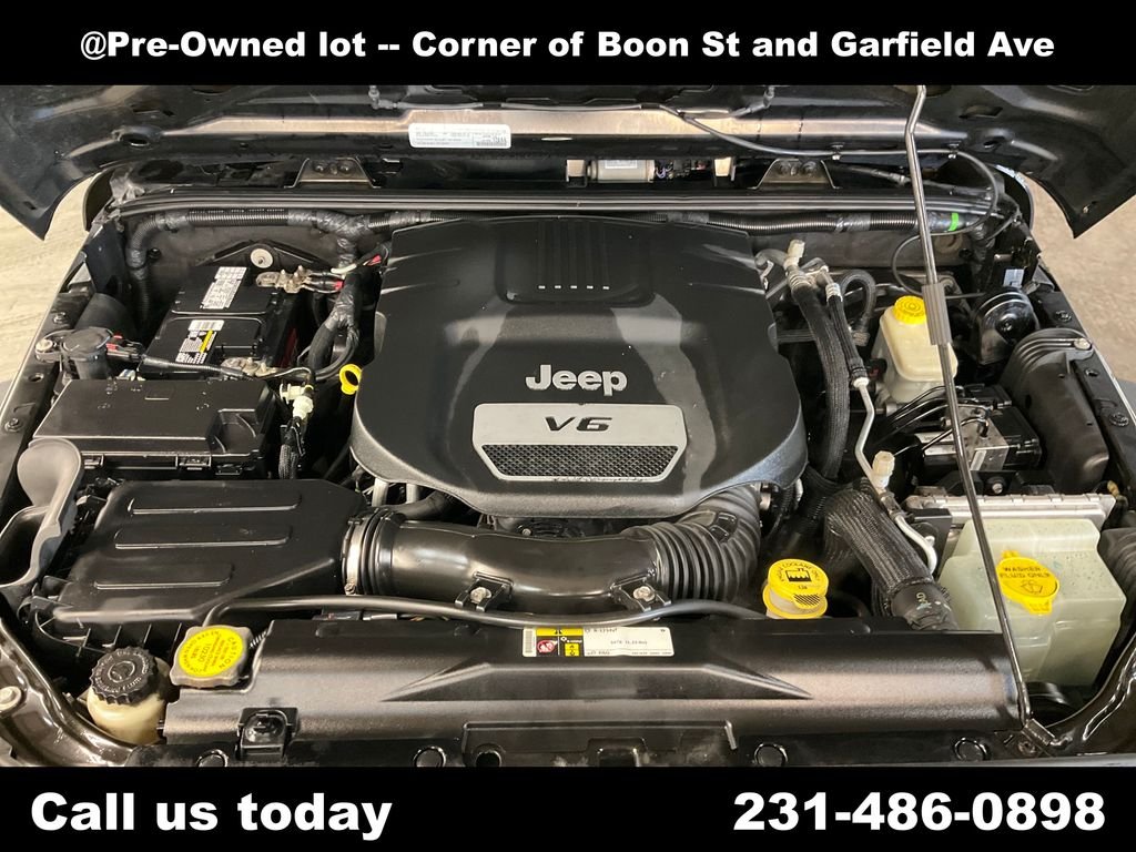 Used 2015 Black Jeep Unlimited Sport image 10