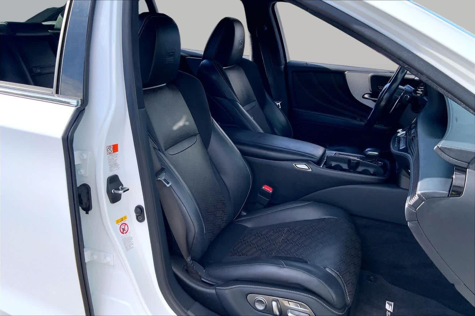 Used 2018 Ultra White Lexus  image 8