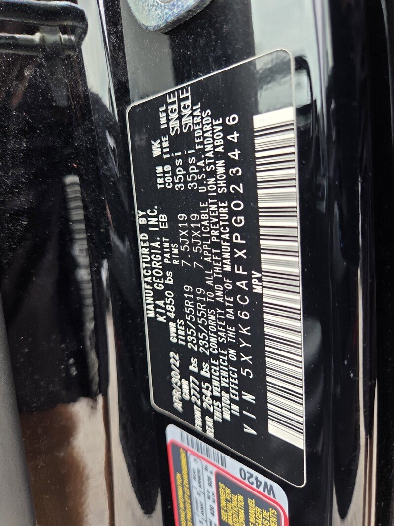 Used 2023 Black Kia X-Line image 31