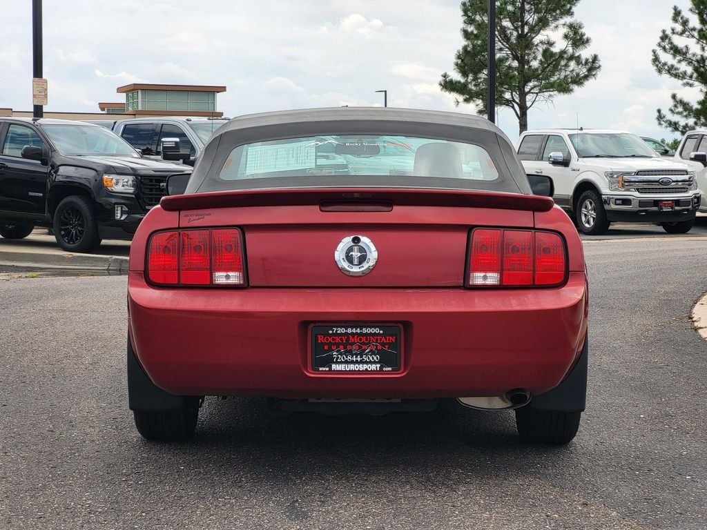 Used 2007 Red Ford V6 Deluxe image 5