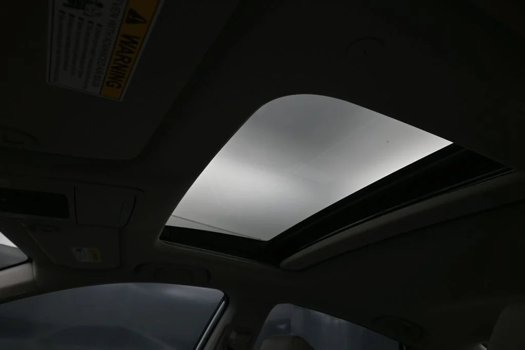 New 2026 Platinum White Pearl Honda SE image 12