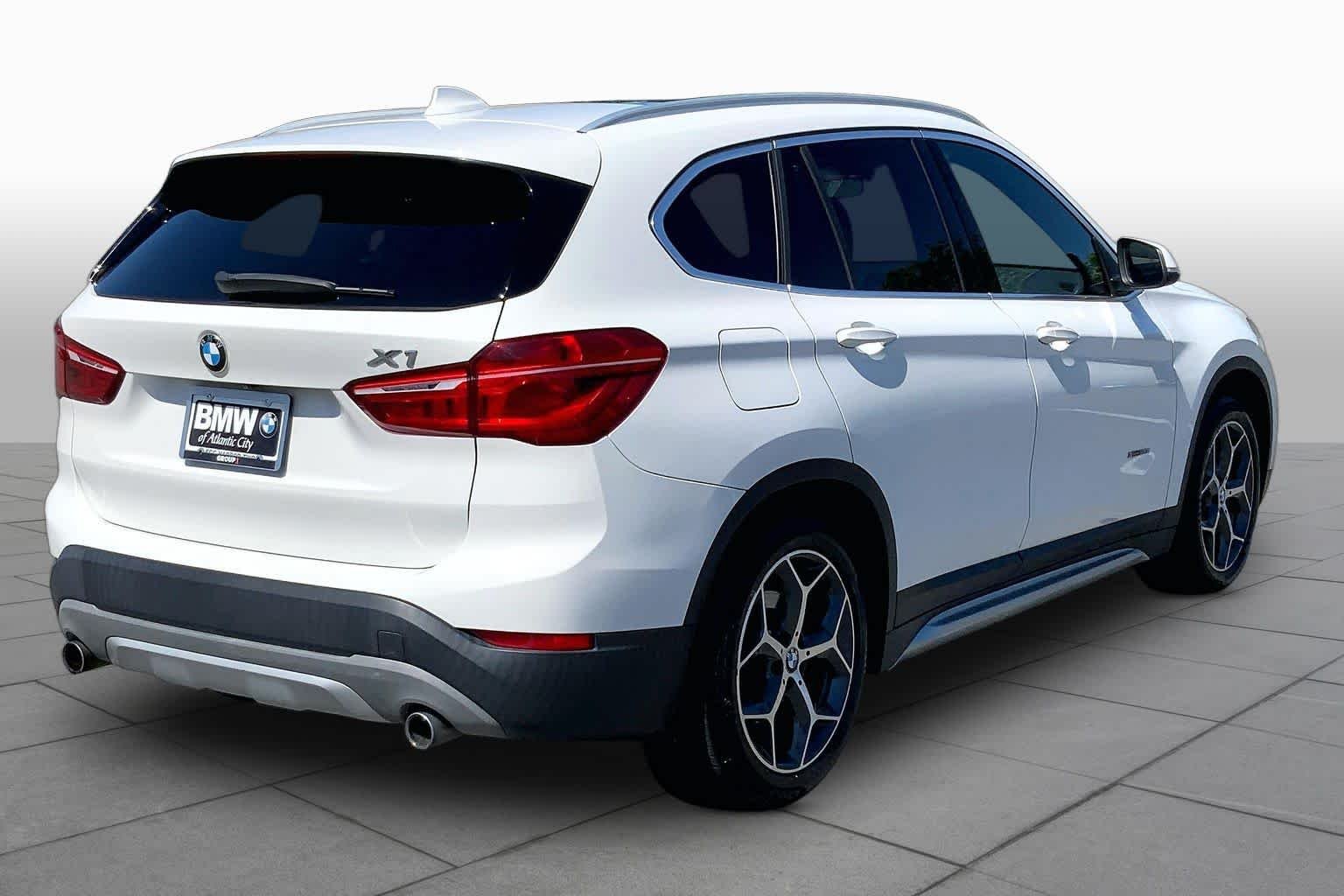 Used 2018 Alpine White BMW xDrive28i image 12