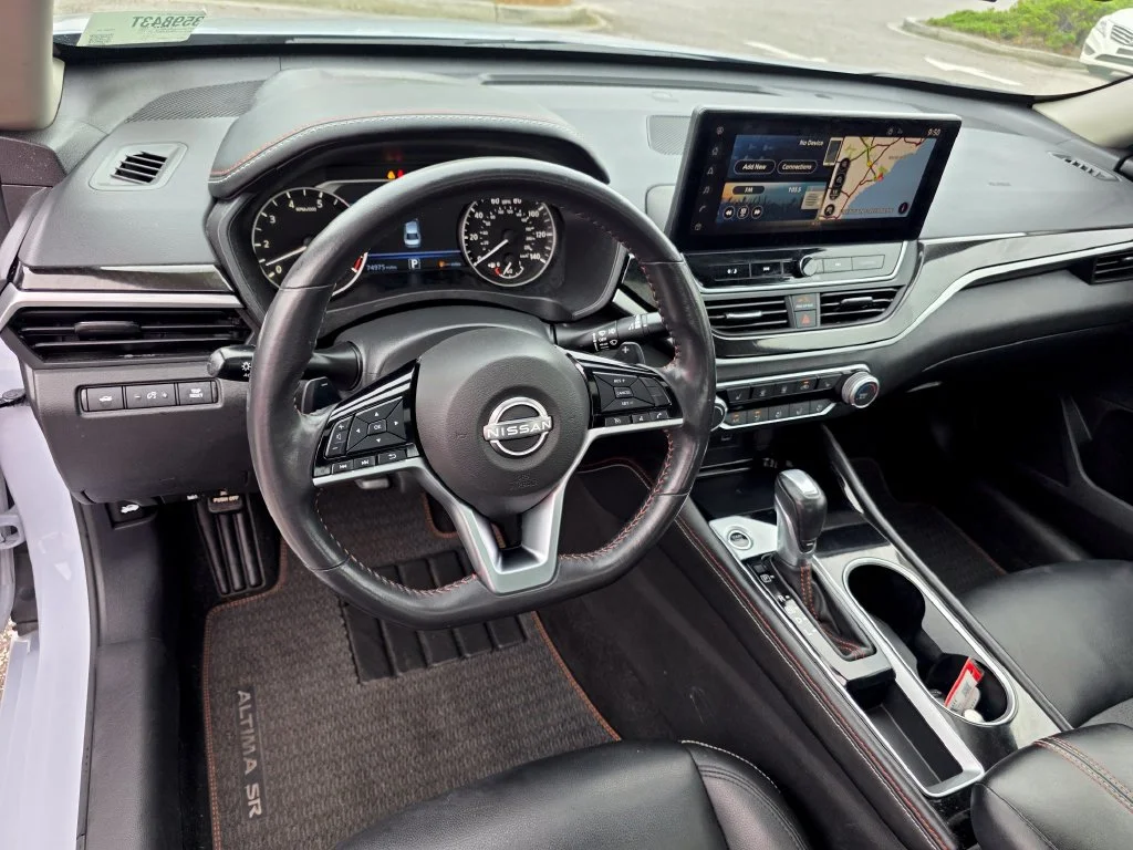 Used 2023 Gray Nissan SR FWD image 15