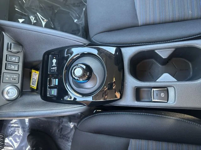 Used 2024 White Nissan SV Plus image 24