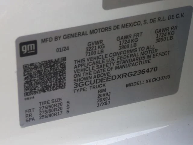 Used 2024 White Chevrolet RST image 30