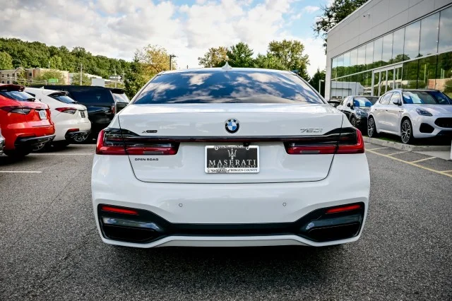 Used 2022 WHITE BMW 750i xDrive image 6