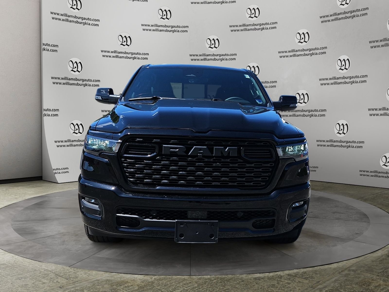 New 2026 Diamond Black Crystal Pearl-Coat Exterior Paint RAM Big Horn/Lone Star image 8