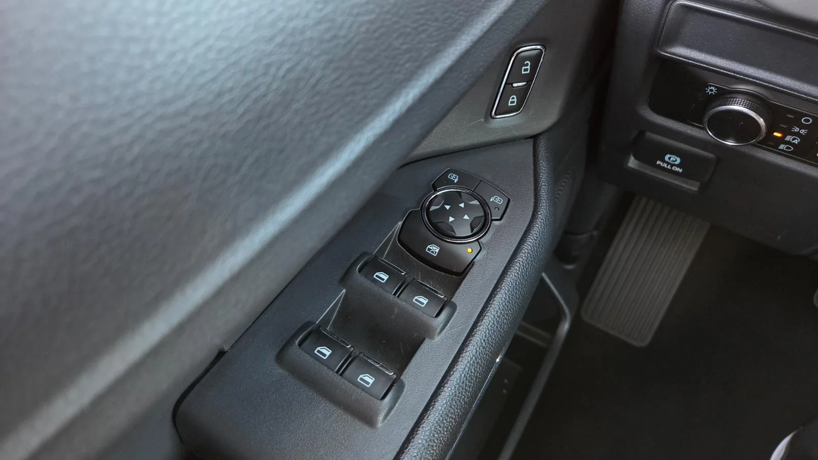 Used 2024 Oxford White Ford XLT image 15