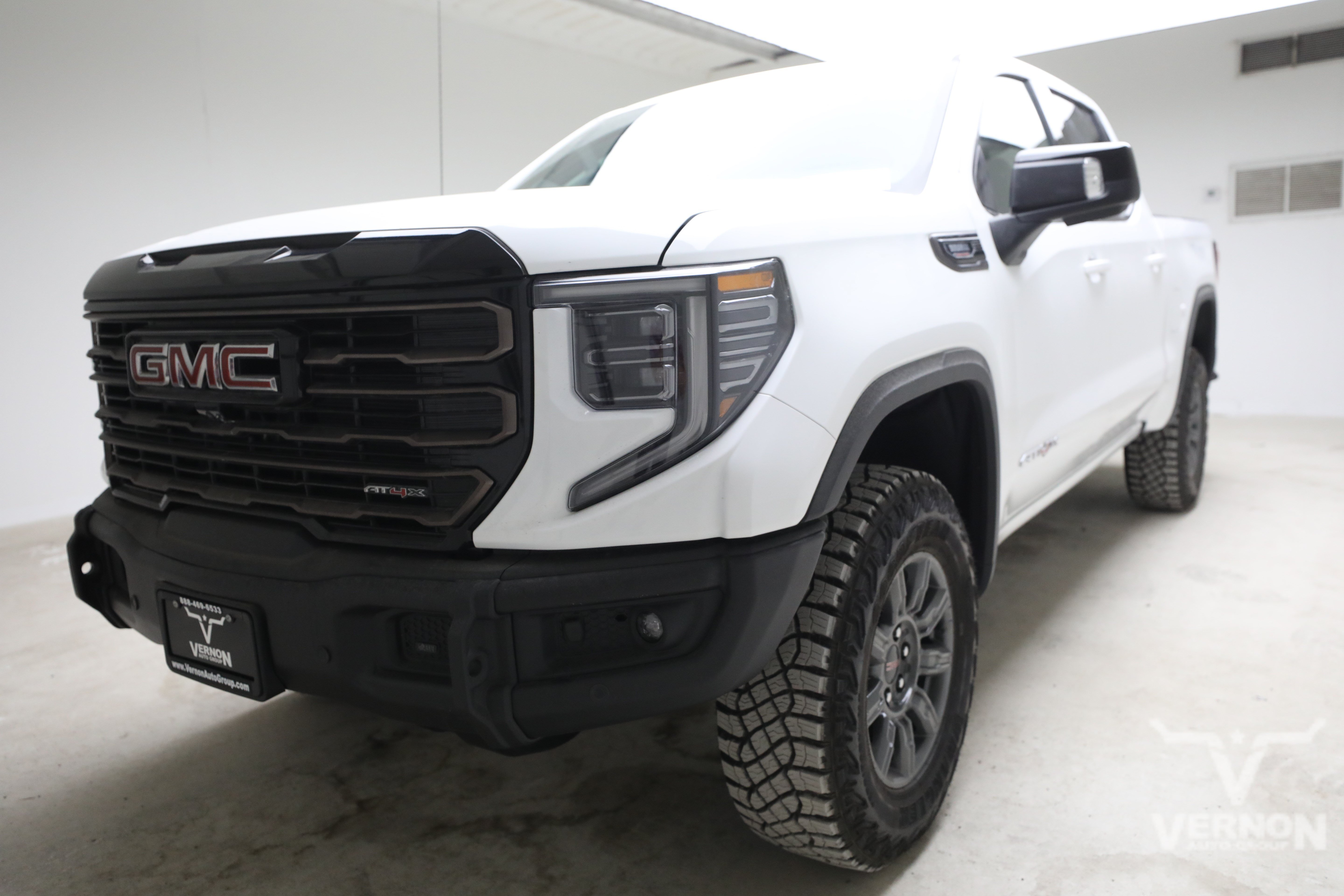 New 2026 Summit White GMC N image 1