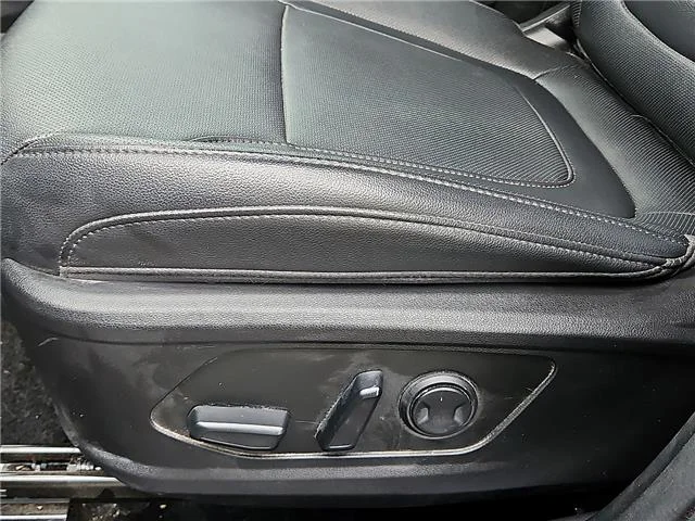 Used 2024 Gray Hyundai SEL Front-Wheel Drive image 13