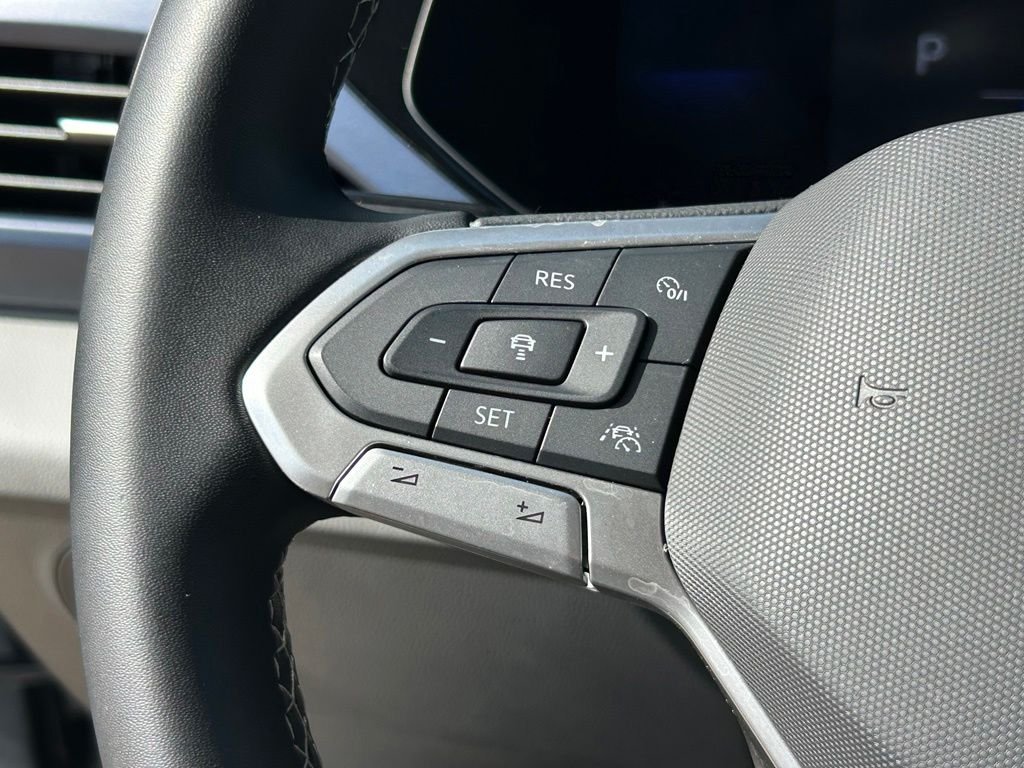 Certified Used 2022 Gray Volkswagen 1.5T SE image 23