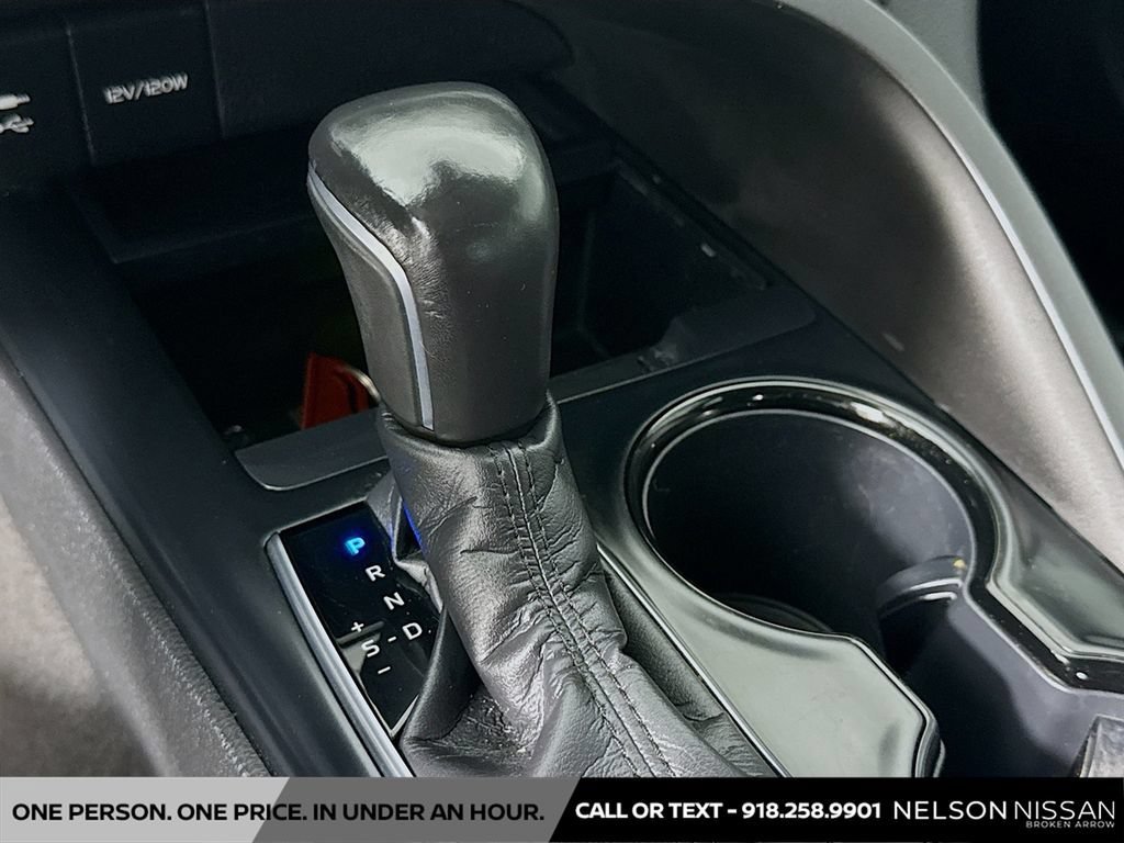 Used 2019  Toyota LE image 16