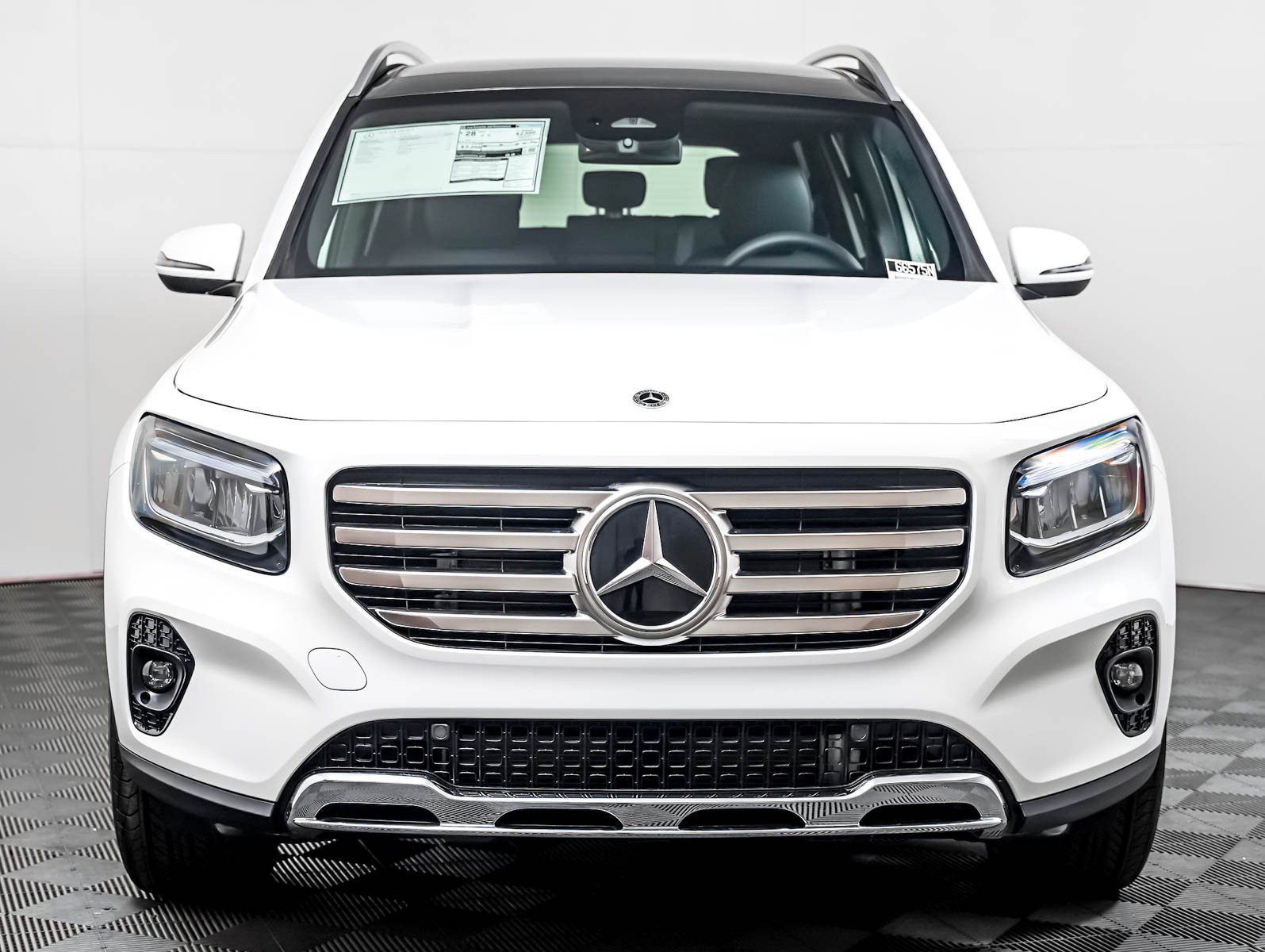 New 2026 Polar White Mercedes-Benz GLB 250 image 9