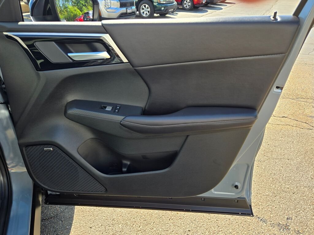 2025 Mitsubishi Outlander Trail Edition - Photo 6
