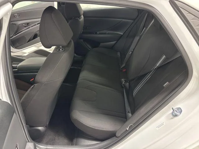 2025 Hyundai Elantra Blue - Photo 20
